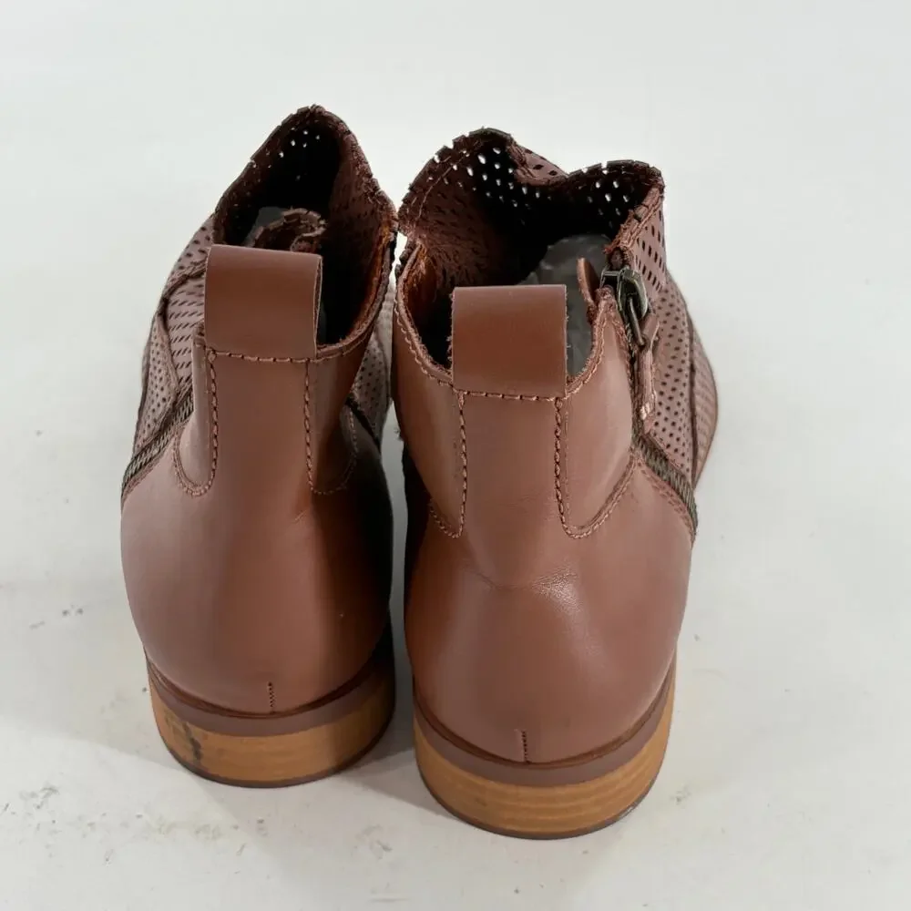 Kelsi Dagger Alaska Perforated Leather Ankle Boots 10 NWOT Booties Auburn Brown